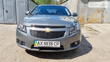 Chevrolet Cruze 2012  випуску Харків з двигуном 1.8 л бензин седан автомат за 8500 долл. 