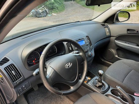 Hyundai i30 2009  випуску Вінниця з двигуном 0 л  хэтчбек механіка за 6300 долл. 