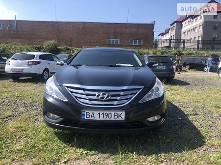 Hyundai Sonata 2012  випуску Луцьк з двигуном 2 л бензин седан автомат за 9800 долл. 