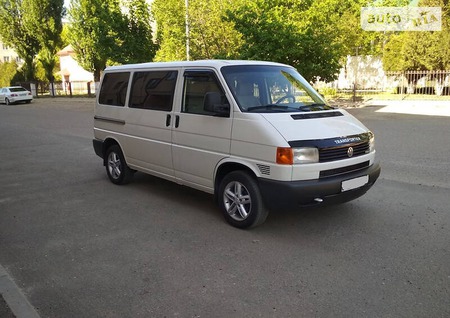 Volkswagen Transporter 2000  випуску Полтава з двигуном 2.5 л дизель мінівен механіка за 4800 долл. 