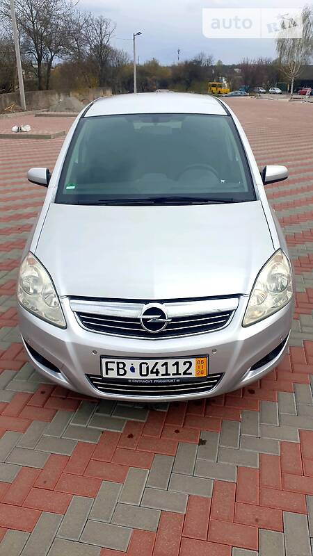 Opel Zafira Tourer 2008  випуску Київ з двигуном 1.9 л дизель універсал автомат за 6500 долл. 