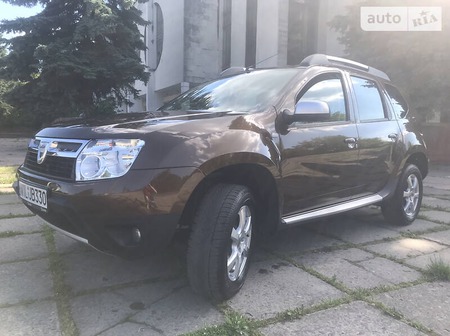 Dacia Duster 2010  випуску Львів з двигуном 1.6 л бензин позашляховик механіка за 8800 долл. 