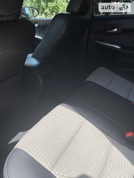 Toyota Camry 2013  випуску Запоріжжя з двигуном 2.5 л  седан автомат за 13500 долл. 
