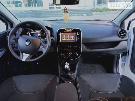 Renault Clio 2016  випуску Луцьк з двигуном 1.5 л дизель універсал механіка за 7950 долл. 