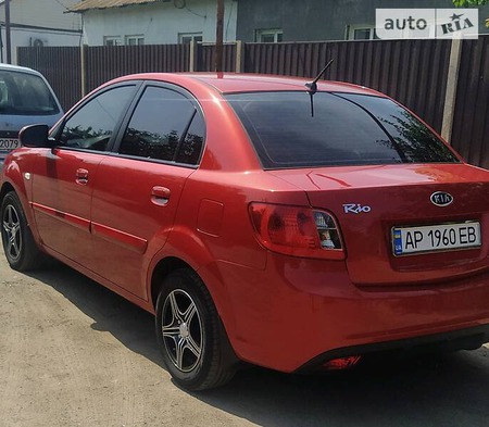 KIA Rio 2010  випуску Запоріжжя з двигуном 1.4 л бензин седан  за 6800 долл. 