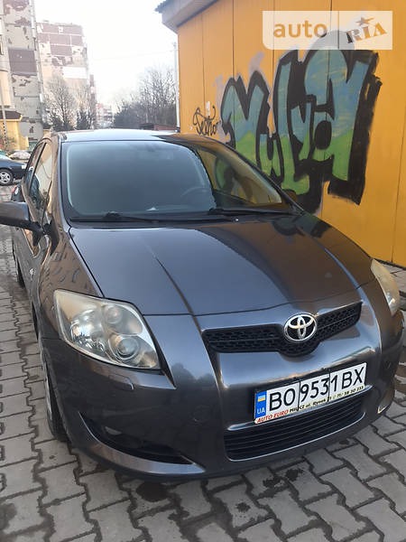 Toyota Auris 2007  випуску Тернопіль з двигуном 2.2 л дизель седан механіка за 6600 долл. 