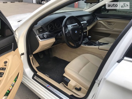 BMW 520 2012  випуску Суми з двигуном 2 л бензин седан механіка за 13800 долл. 