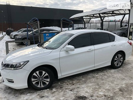 Honda Accord 2013  випуску Донецьк з двигуном 2.4 л бензин седан автомат за 13999 долл. 