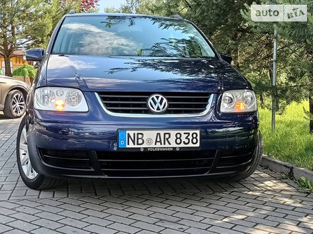 Volkswagen Touran 2005  випуску Львів з двигуном 1.6 л бензин мінівен механіка за 6400 долл. 