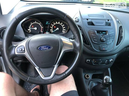 Ford Transit Courier 2015  випуску Львів з двигуном 1.5 л дизель мінівен механіка за 7800 долл. 