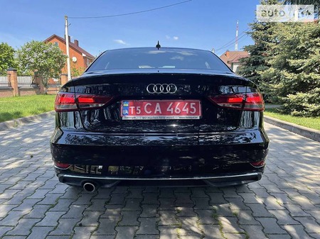 Audi A3 Limousine 2019  випуску Луцьк з двигуном 1.6 л дизель седан автомат за 21800 долл. 