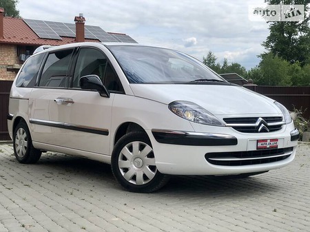 Citroen C8 2012  випуску Львів з двигуном 2 л дизель мінівен автомат за 9000 долл. 