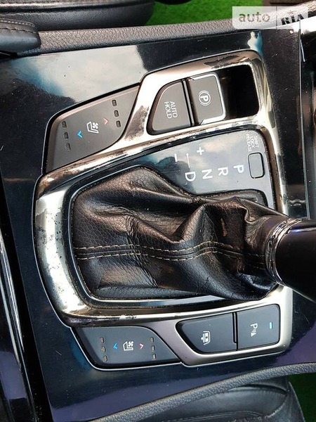 Hyundai Grandeur 2011  випуску Одеса з двигуном 3 л газ седан автомат за 9400 долл. 