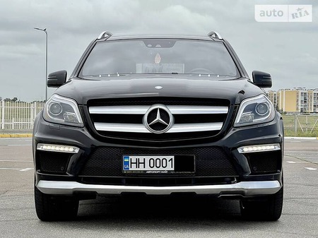Mercedes-Benz GL 550 2013  випуску Одеса з двигуном 0 л бензин позашляховик автомат за 31900 долл. 