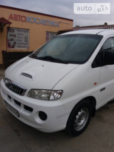 Hyundai H-1 2006  випуску Херсон з двигуном 2.5 л дизель мінівен механіка за 5890 долл. 