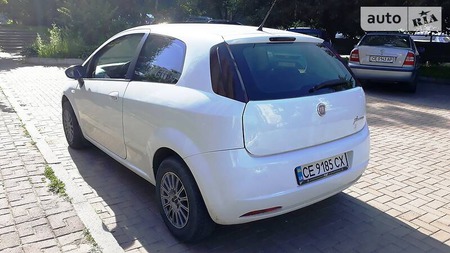 Fiat Punto 2009  випуску Чернівці з двигуном 1.4 л бензин хэтчбек механіка за 3900 долл. 