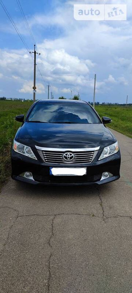 Toyota Camry 2012  випуску Київ з двигуном 2.5 л бензин седан автомат за 15550 долл. 
