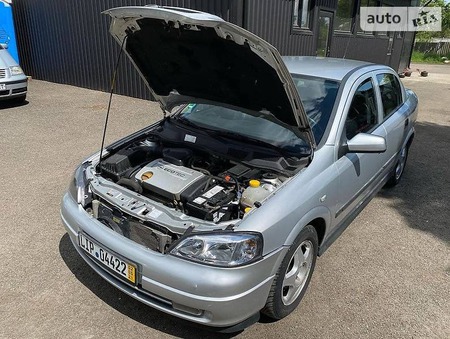 Opel Astra 2000  випуску Чернігів з двигуном 1.6 л бензин седан автомат за 4700 долл. 