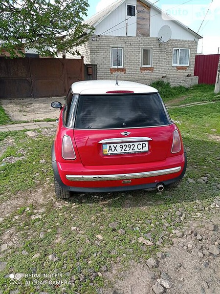 Mini Cooper 2004  випуску Харків з двигуном 1.6 л бензин купе автомат за 5700 долл. 