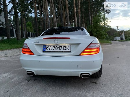 Mercedes-Benz SLK 200 2012  випуску Київ з двигуном 1.8 л бензин купе автомат за 22700 долл. 