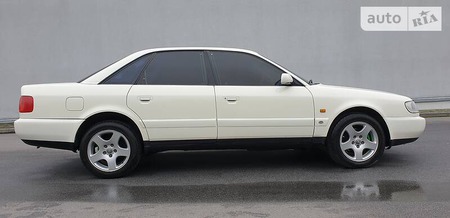 Audi A6 Limousine 1995  випуску Ужгород з двигуном 2 л бензин седан механіка за 4900 долл. 