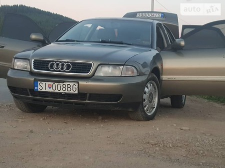 Audi A4 Limousine 1997  випуску Львів з двигуном 1.9 л дизель седан механіка за 1999 долл. 