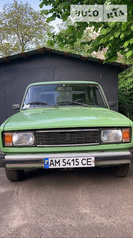 Lada 2105 1982  випуску Житомир з двигуном 1.3 л бензин седан механіка за 1400 долл. 