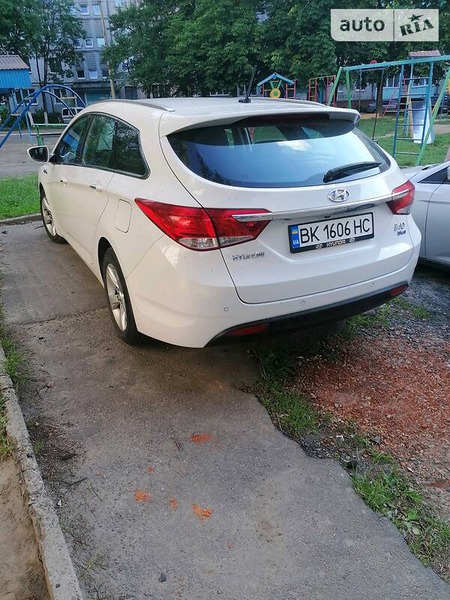 Hyundai i40 2012  випуску Рівне з двигуном 1.7 л дизель універсал механіка за 9990 долл. 