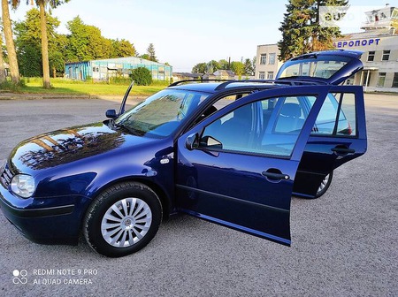 Volkswagen Golf 2000  випуску Тернопіль з двигуном 1.6 л бензин універсал механіка за 4750 долл. 