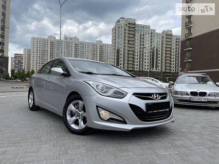 Hyundai i40 2013  випуску Одеса з двигуном 2 л бензин седан автомат за 12350 долл. 
