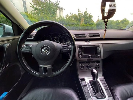 Volkswagen Passat 2012  випуску Херсон з двигуном 2 л дизель універсал автомат за 12000 долл. 