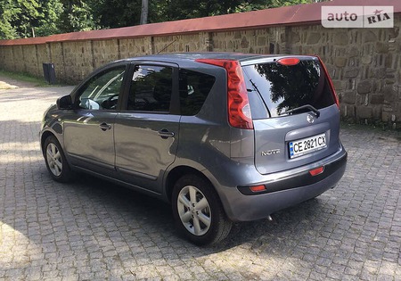 Nissan Note 2006  випуску Чернівці з двигуном 1.4 л  хэтчбек механіка за 5600 долл. 