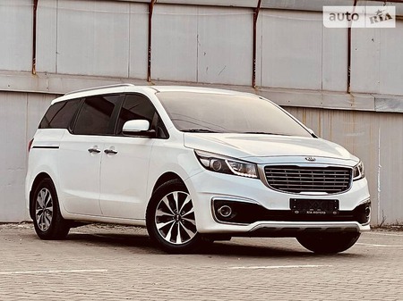 KIA Carnival 2015  випуску Одеса з двигуном 2.2 л дизель мінівен автомат за 19999 долл. 