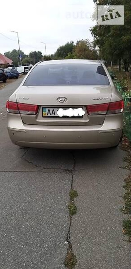 Hyundai Sonata 2008  випуску Київ з двигуном 2 л  седан  за 6800 долл. 