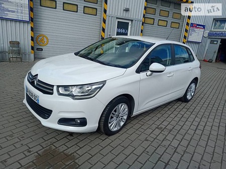 Citroen C4 2015  випуску Рівне з двигуном 1.6 л дизель хэтчбек механіка за 9100 долл. 