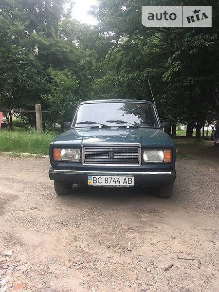 Lada 2107 2004  випуску Львів з двигуном 1.5 л бензин седан механіка за 2000 долл. 