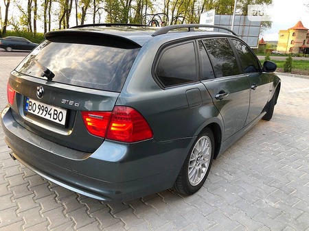 BMW 318 2009  випуску Тернопіль з двигуном 2 л дизель універсал механіка за 8250 долл. 