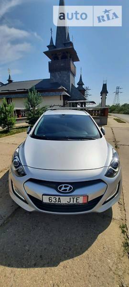 Hyundai i30 2014  випуску Ужгород з двигуном 1.6 л дизель універсал механіка за 9850 долл. 