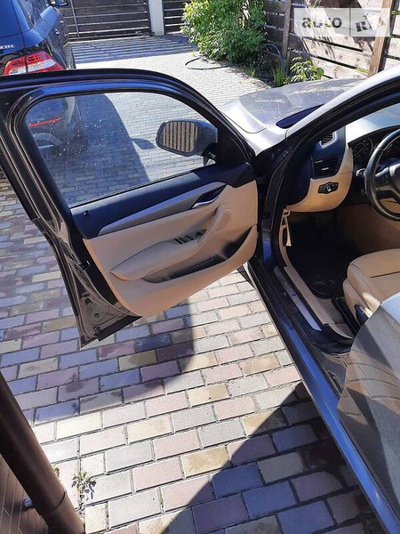 BMW X1 2012  випуску Рівне з двигуном 2 л бензин позашляховик автомат за 13750 долл. 