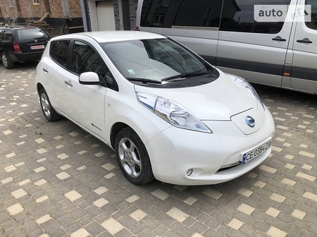 Nissan Leaf 2016  випуску Чернівці з двигуном 0 л електро хэтчбек автомат за 10900 долл. 