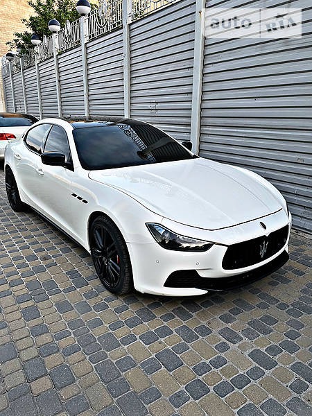 Maserati Ghibli 2014  випуску Харків з двигуном 3 л бензин седан автомат за 29500 долл. 