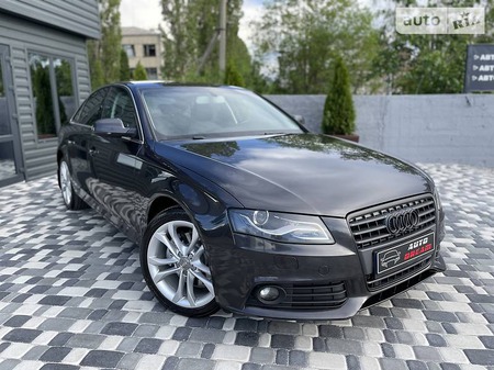 Audi A4 Limousine 2011  випуску Кропивницький з двигуном 2 л дизель седан автомат за 12350 долл. 