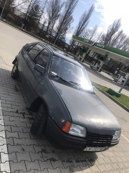 Opel Kadett 1987  випуску Чернівці з двигуном 1.8 л бензин хэтчбек механіка за 1200 долл. 