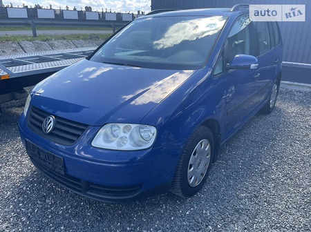 Volkswagen Touran 2006  випуску Луцьк з двигуном 1.6 л бензин мінівен механіка за 5600 долл. 