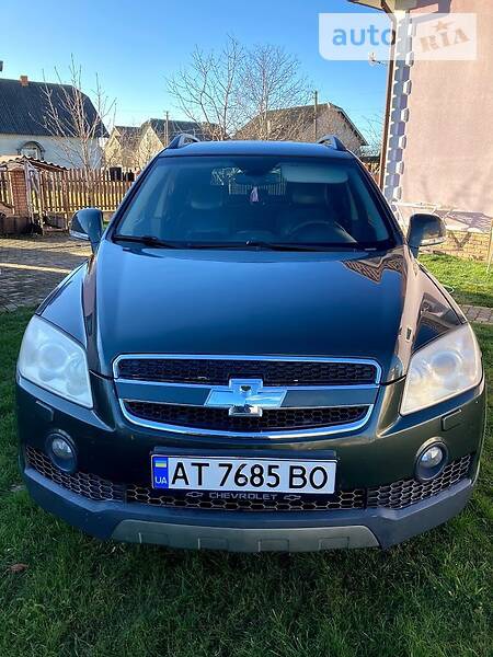 Chevrolet Captiva 2007  випуску Івано-Франківськ з двигуном 2.4 л  позашляховик автомат за 8900 долл. 