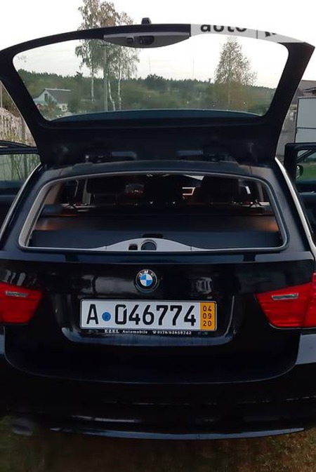 BMW 318 2012  випуску Рівне з двигуном 2 л дизель універсал автомат за 9500 долл. 