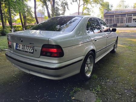 BMW 525 2001  випуску Чернівці з двигуном 2.5 л бензин седан механіка за 3000 долл. 