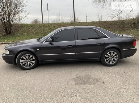 Audi A8 2001  випуску Львів з двигуном 2.5 л дизель седан автомат за 7000 долл. 