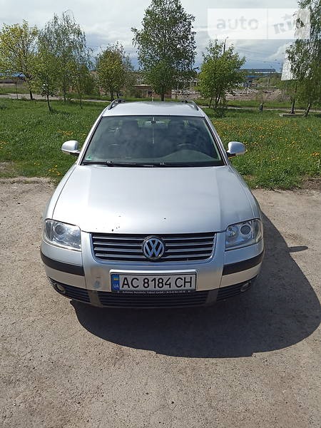 Volkswagen Passat 2004  випуску Луцьк з двигуном 1.9 л дизель універсал механіка за 5350 долл. 