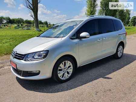 Volkswagen Sharan 2014  випуску Львів з двигуном 2 л дизель мінівен механіка за 16500 долл. 